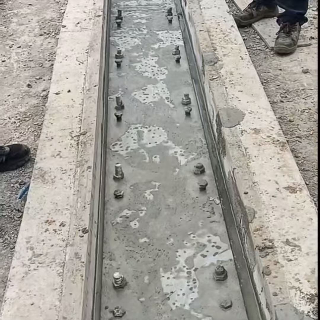 沂水港口码头起重机龙门吊重型机械设备稳固用早强快凝轨道胶泥